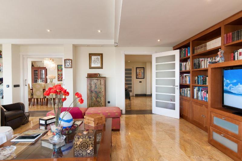 Sonnenland House for 12 by VillaGranCanaria - image 36