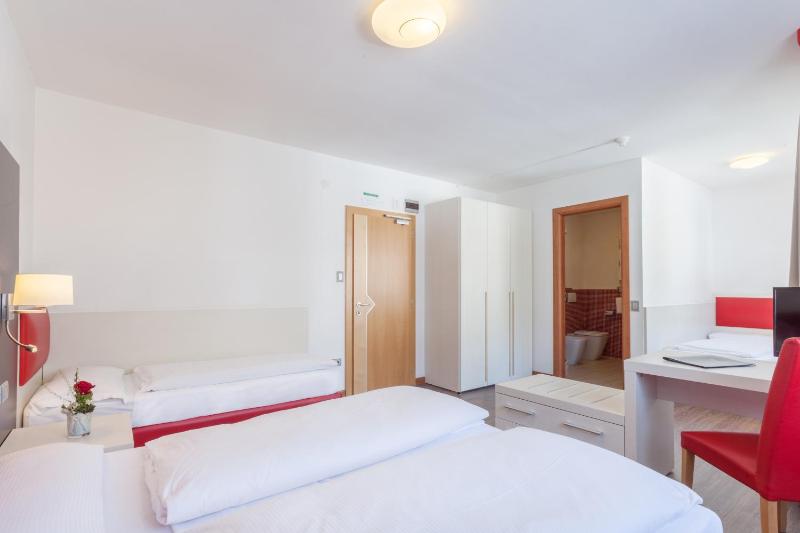Quadruple Room image 1
