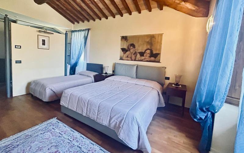 Superior Triple Room image 1