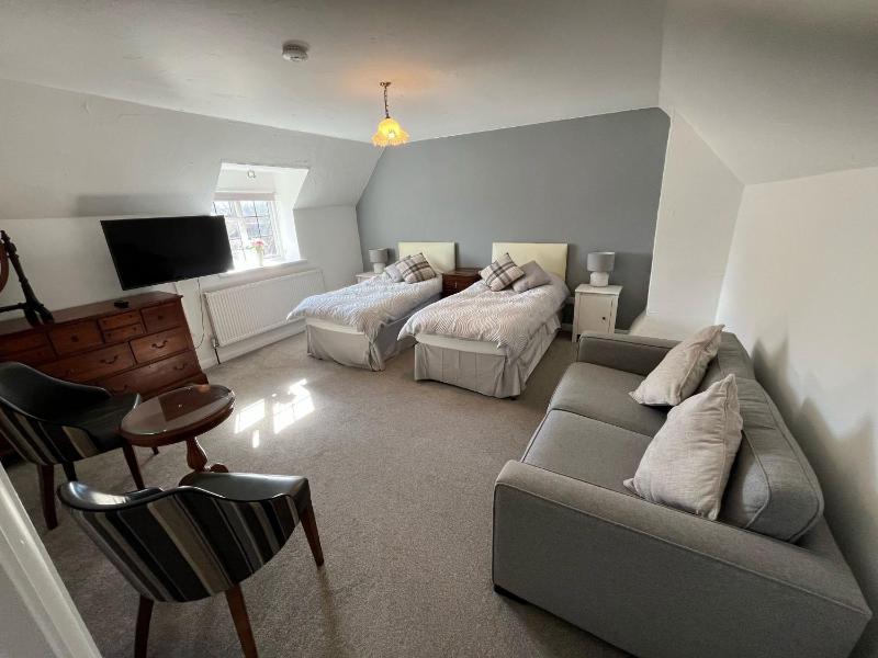 Family Room with Bath image 3