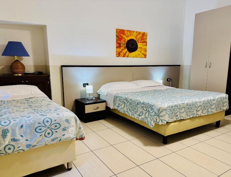 Deluxe Quadruple Room - Annex image 1