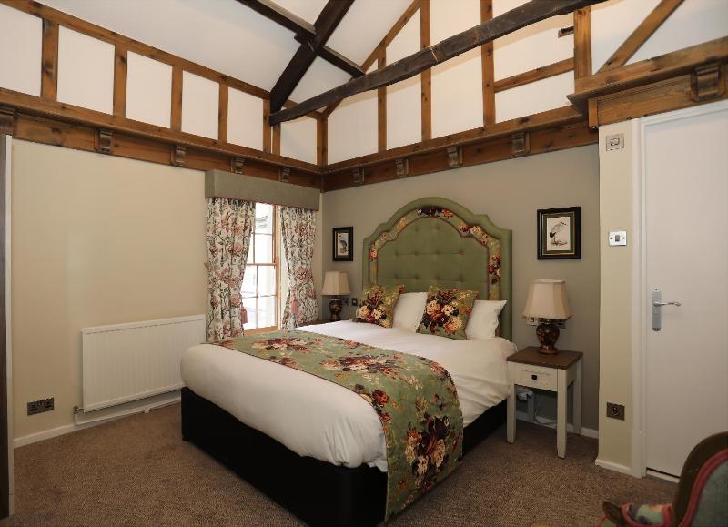 Superior Family Room image 1
