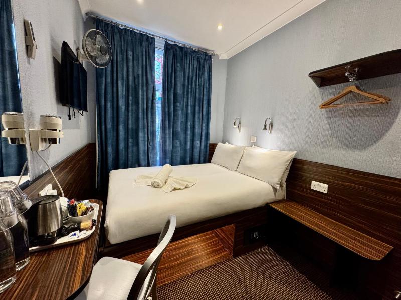 Superior Single Room image 1