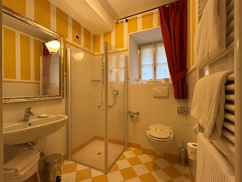 Standard Double or Twin Room image 3