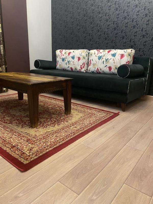 Family Room image 3