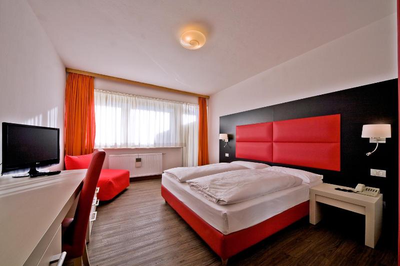 Superior Double Room with Terrace image 3