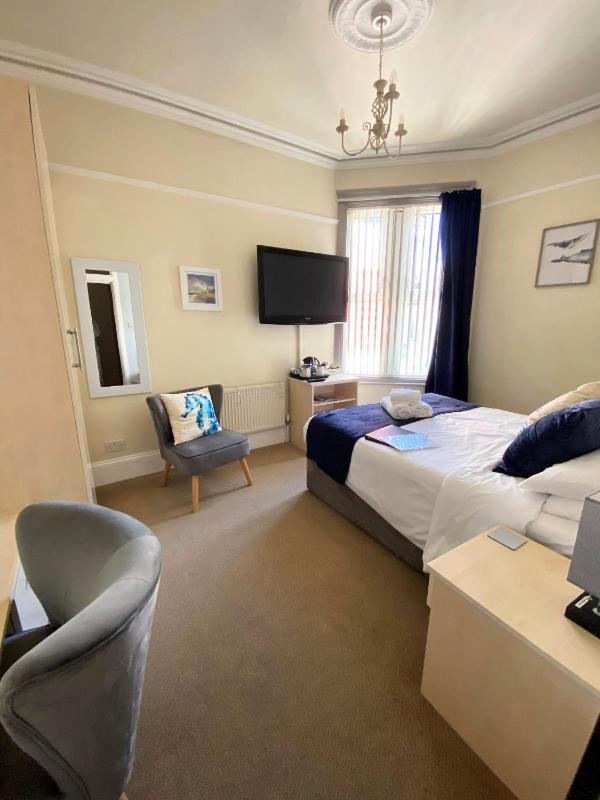 King Room image 3