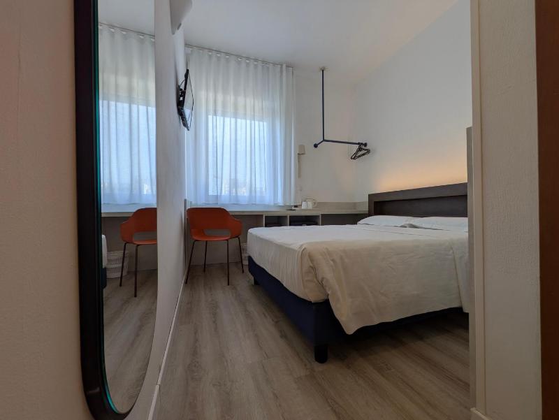 Budget Single Room image 1