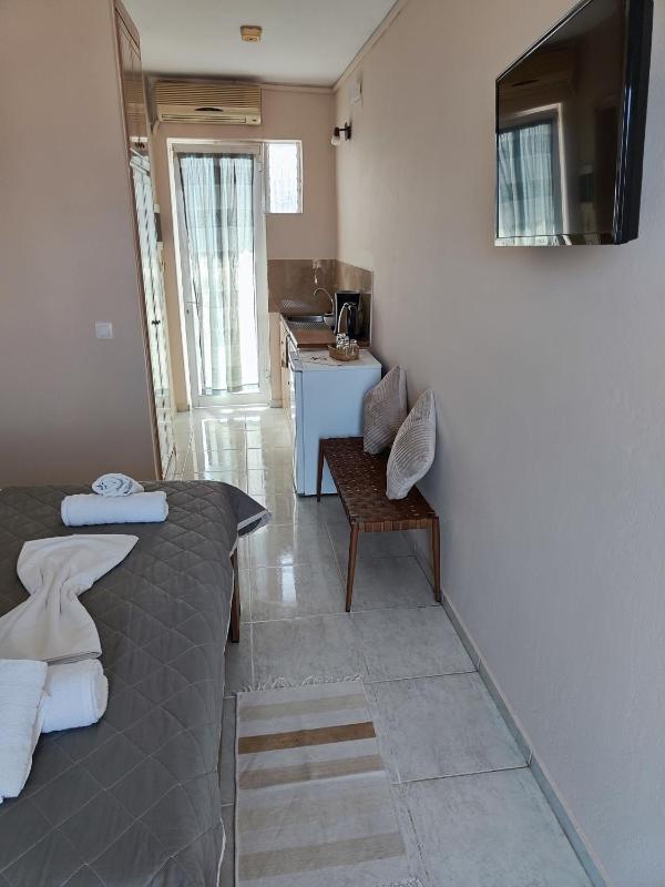 Studio with Sea View image 3