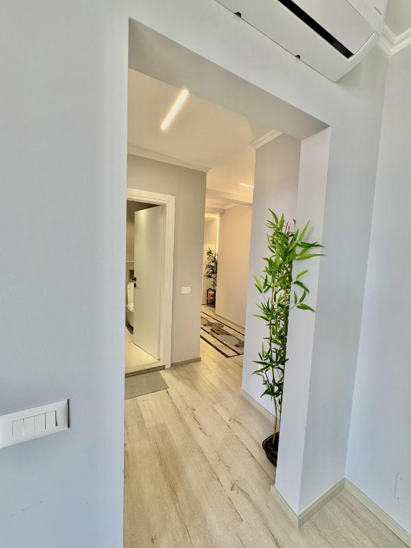 Sea & City Apartment Durrës - image 8