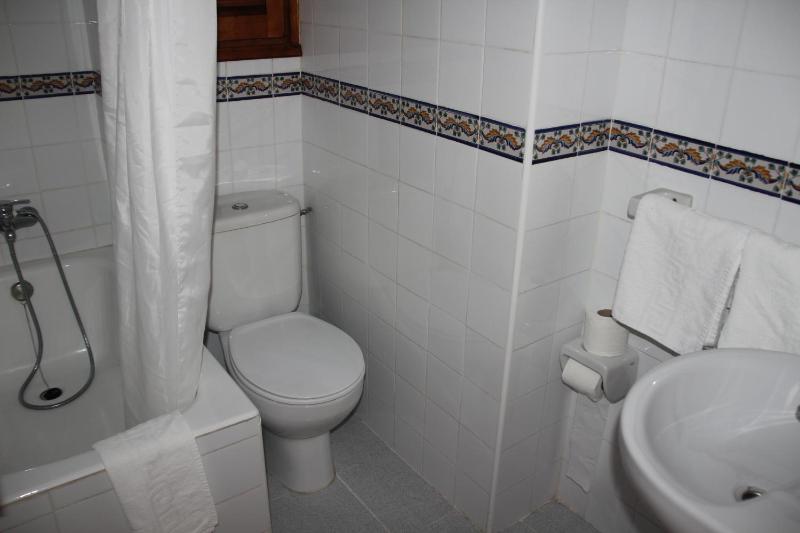 Triple Room (3 Adults) image 4