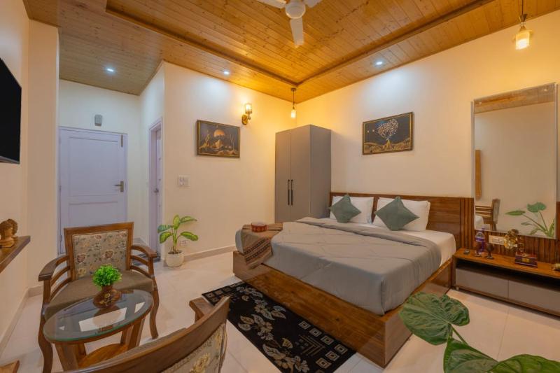 INDER PALACE Near Mall Road by star view Kasauli - image 17