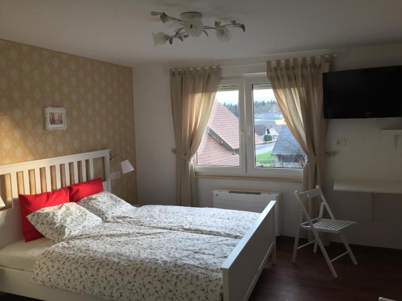 Double Room image 4