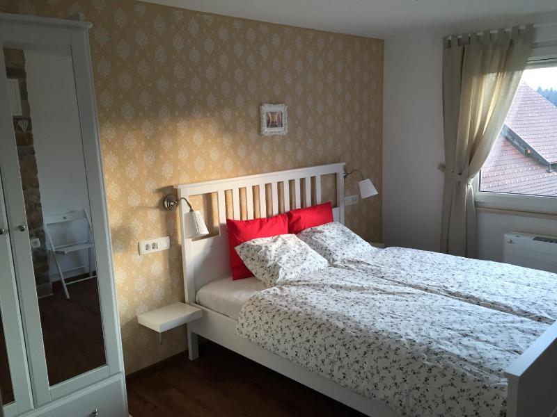 Double Room image 3
