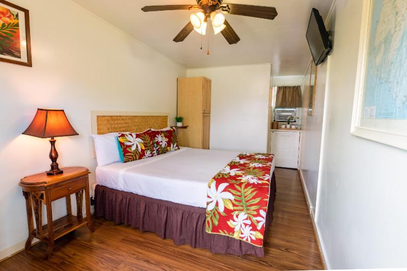 Deluxe King Room image 1