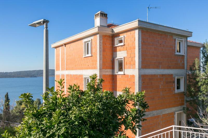 Apartments with parking space Trogir - 23979 - image 13
