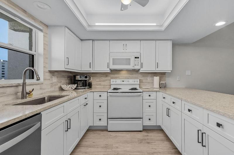 Casa Marina 432 Newly Remodeled Water View condo - image 15