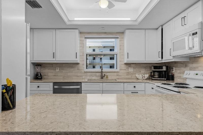 Casa Marina 432 Newly Remodeled Water View condo - image 5