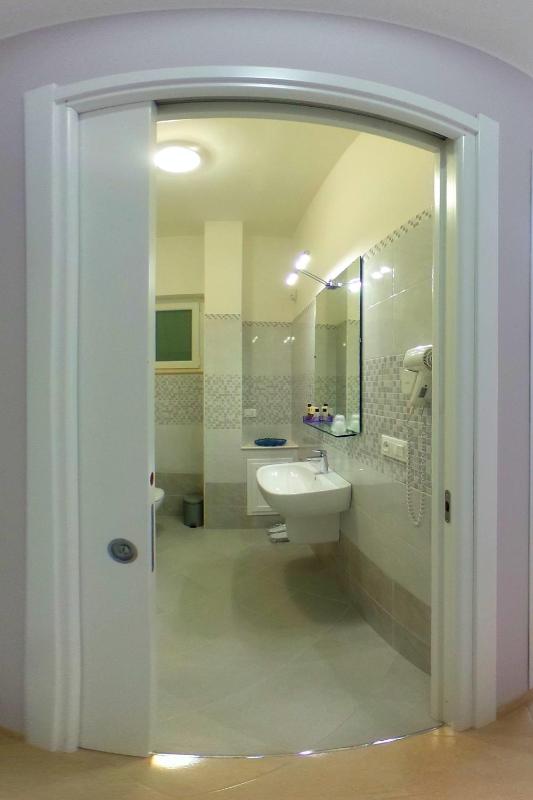 Comfort Triple Room with Shower image 2
