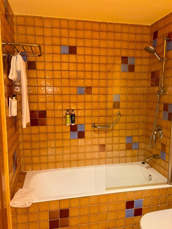 Double Room image 3