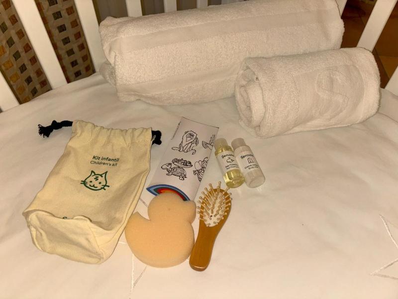 Twin Room image 2