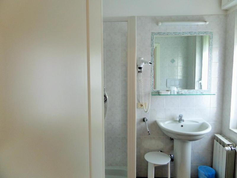 Double Room with Sea View image 4