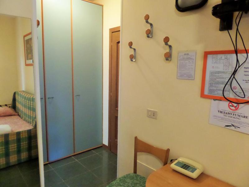 Family Room with Sea View image 3