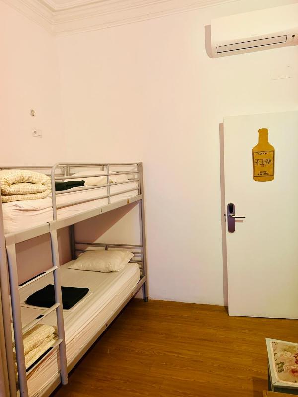 Bed in 4-Bed Mixed Dormitory Room image 1