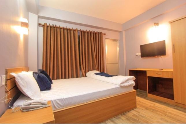 Deluxe Double Room image 1