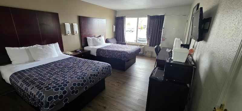 Deluxe Double Room with Two Double Beds - Non-Smoking image 2
