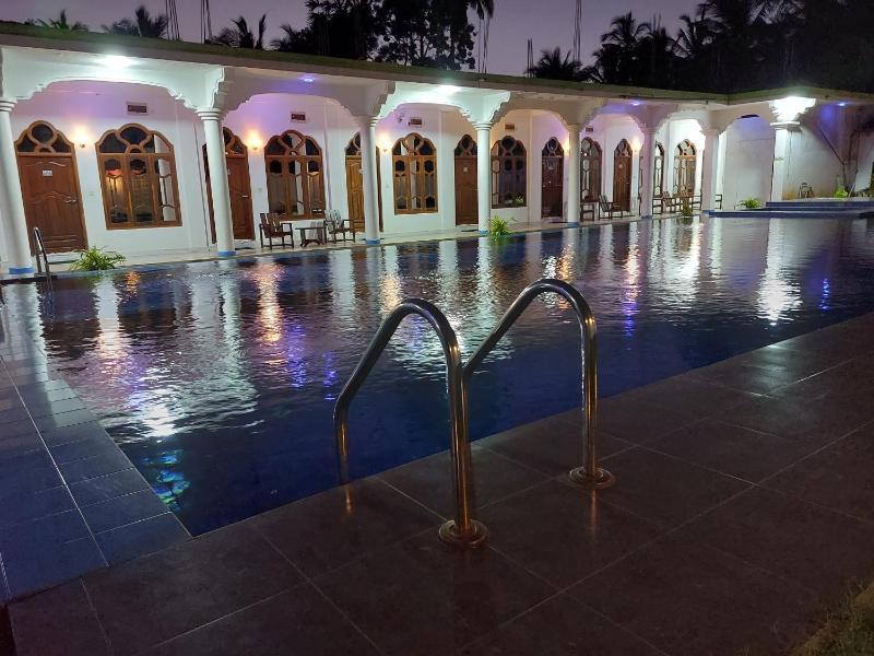 MRD Beach Hotel - image 43