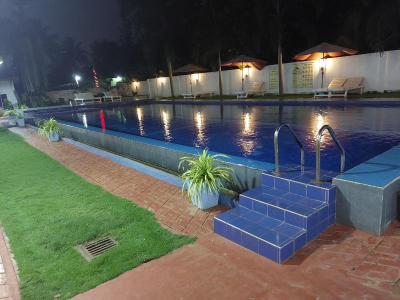 MRD Beach Hotel - image 7