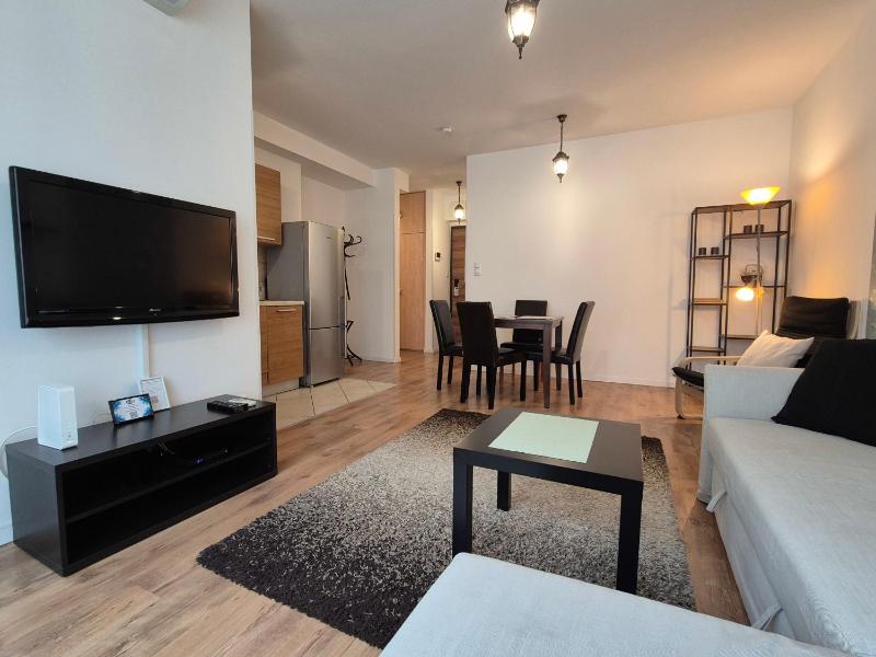One-Bedroom Apartment image 4