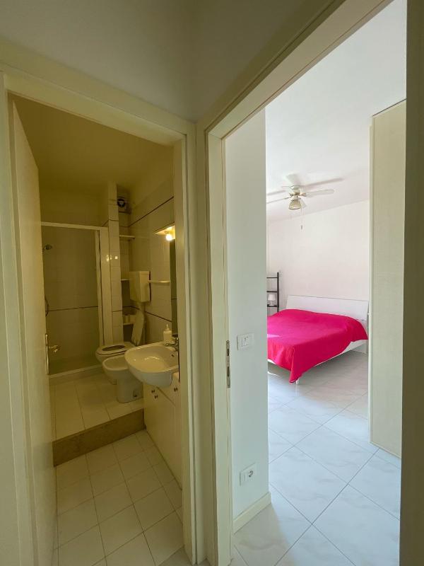 3V UGO WHIT POOL apartment Bardolino - image 32