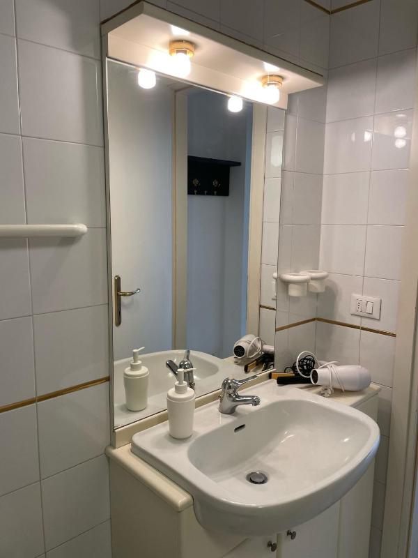 3V UGO WHIT POOL apartment Bardolino - image 44