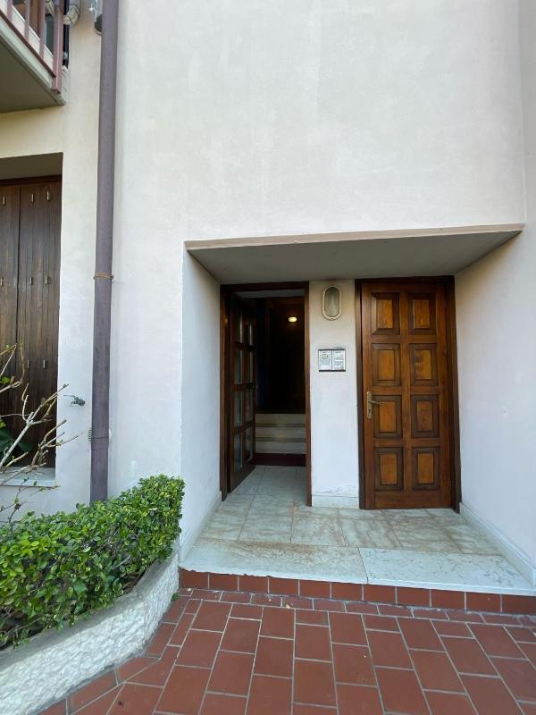3V UGO WHIT POOL apartment Bardolino - image 38