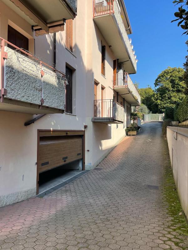 3V UGO WHIT POOL apartment Bardolino - image 22