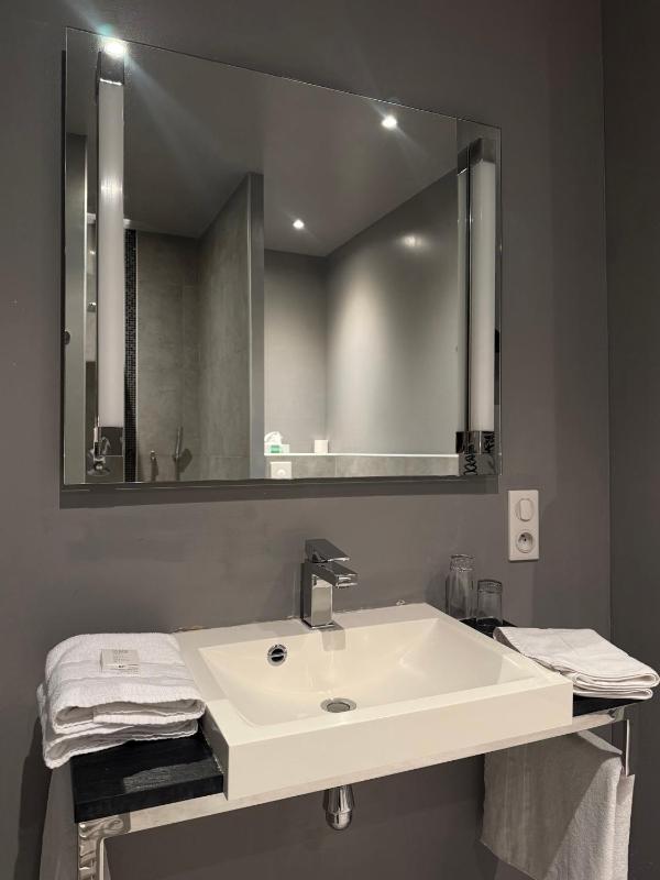 Double Room with Terrace image 3