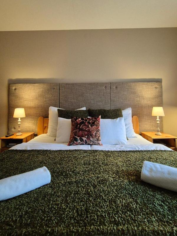 Double Room with Balcony image 1