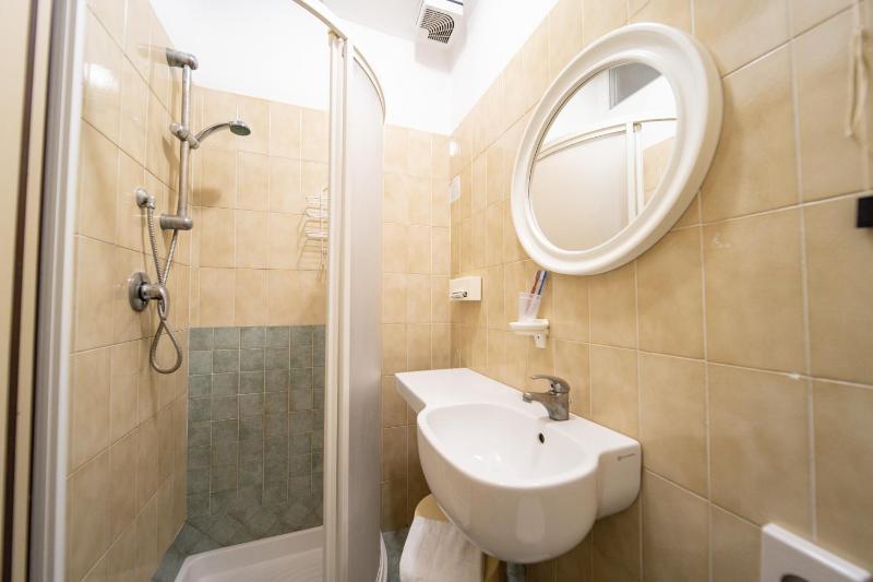 Quadruple Room image 2