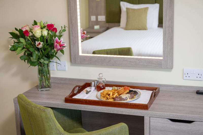 Standard Double Room image 4