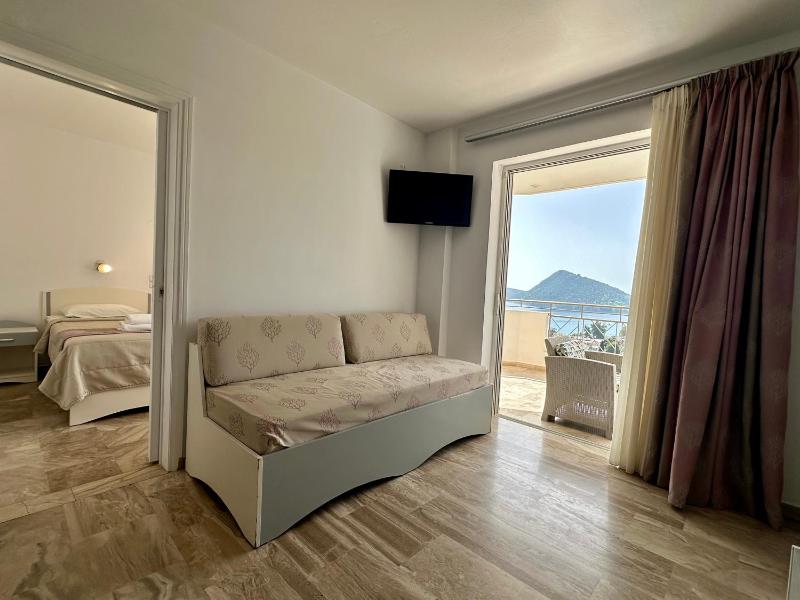 1 Bedroom Apartment - Sea View image 3