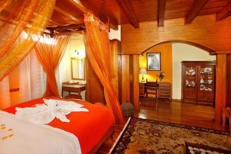 Superior Suite image 2