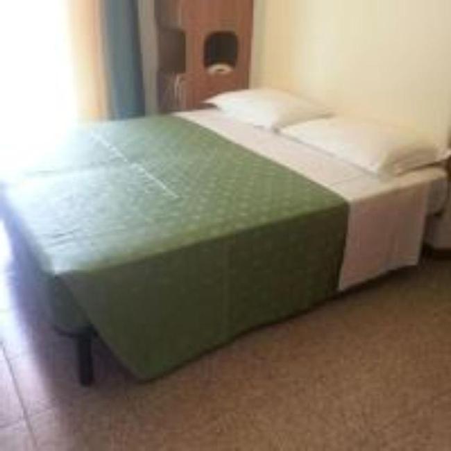 Economy Double or Twin Room image 2