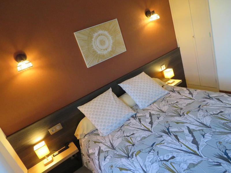 Small Double Room image 1