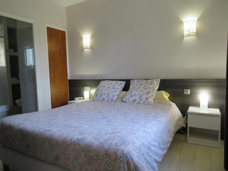 Standard Quadruple Room image 1