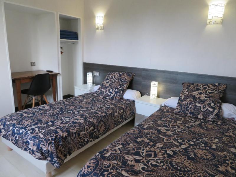 Standard Quadruple Room image 4