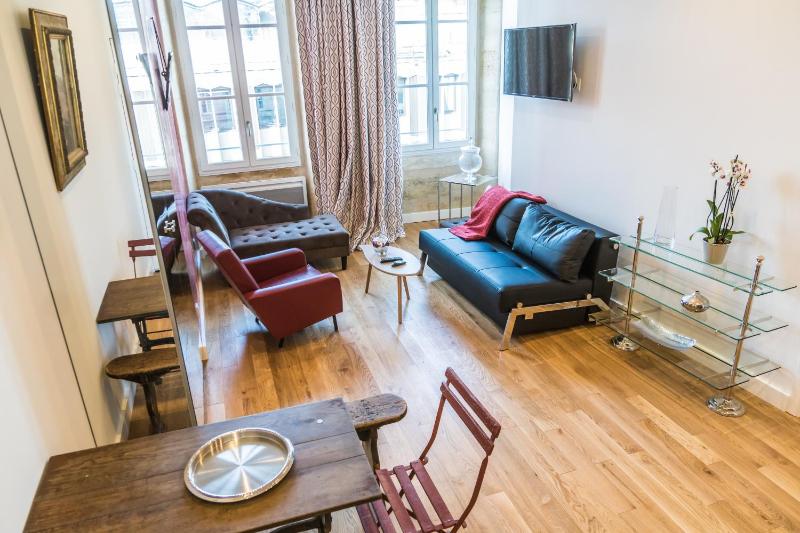 One-Bedroom Apartment - Tradition and modernity image 2