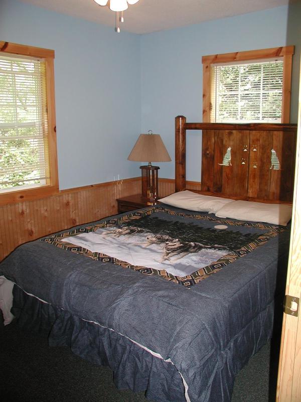 Cabin #6- Wolf Den image 4