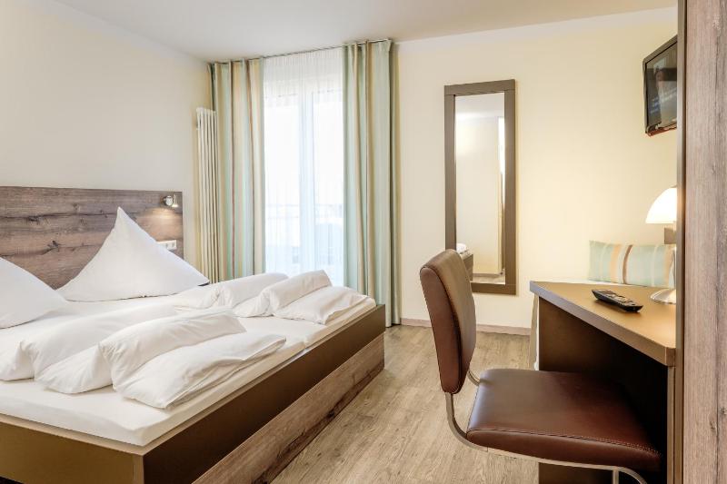Triple Room image 2